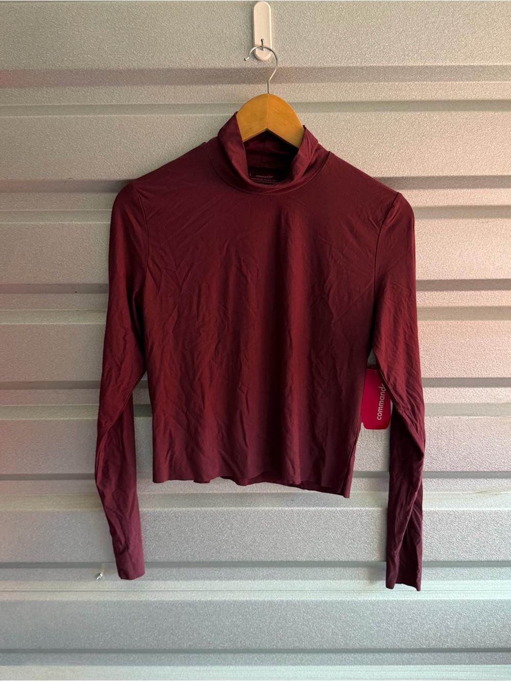 Commando NWT Butter Long Sleeve Cropped Turtleneck in pinot